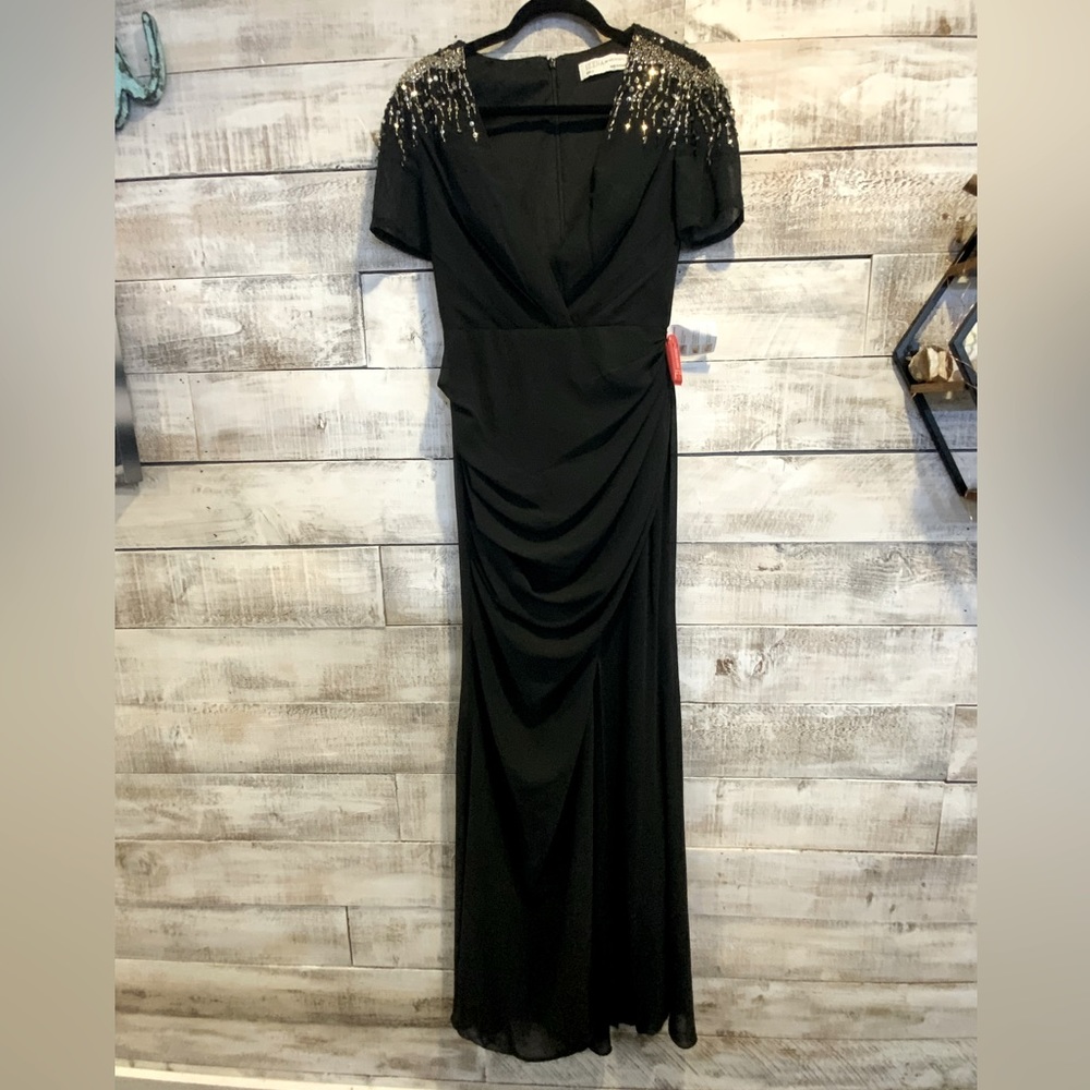 NWT MAC DUGGAL BEAUTIFUL EMBELLISHED CAP SLEEVE BLACK DRESS SIZE 4 $498